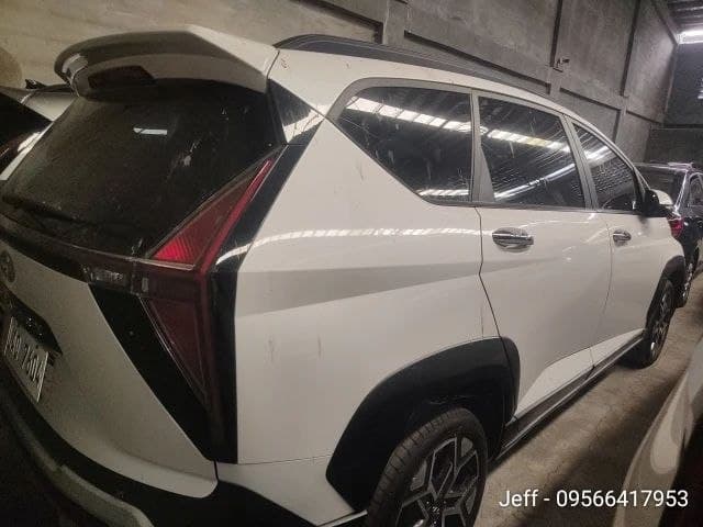 Car gallery image