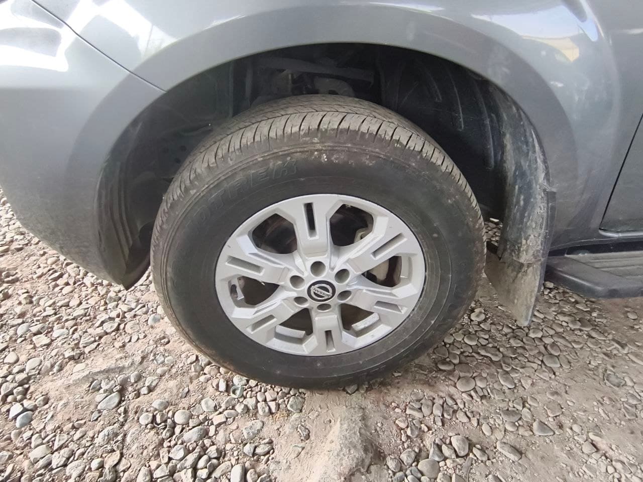 Car gallery image