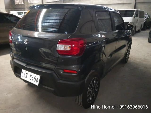 Car gallery image