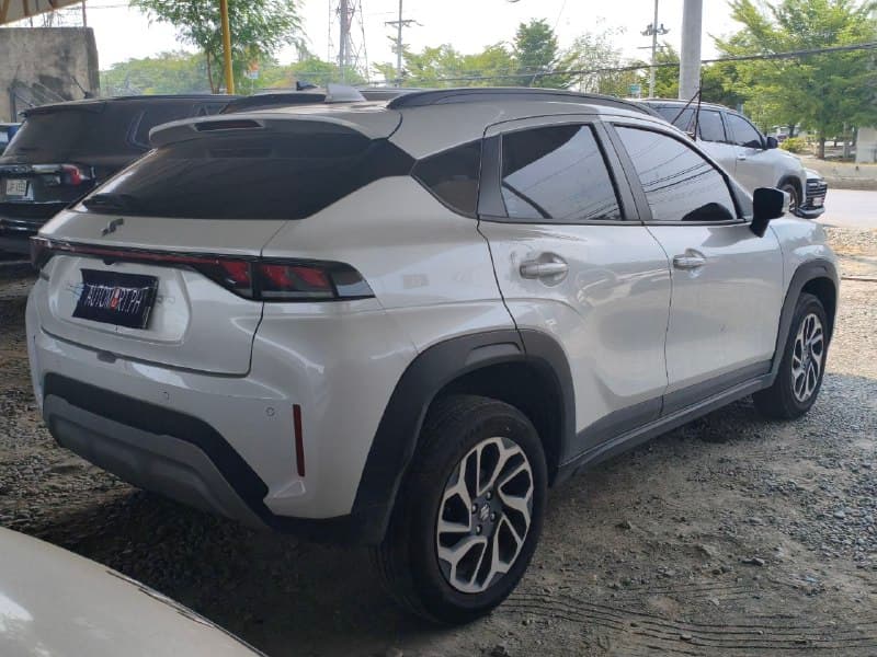 Car gallery image