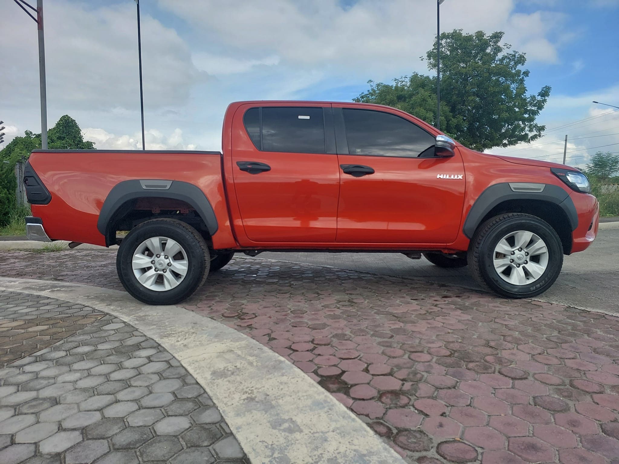 Car gallery image