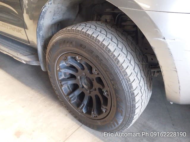 Car gallery image