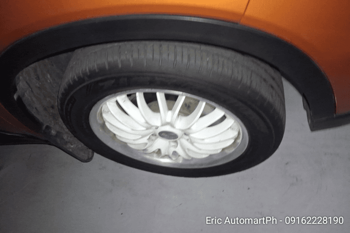 Car gallery image
