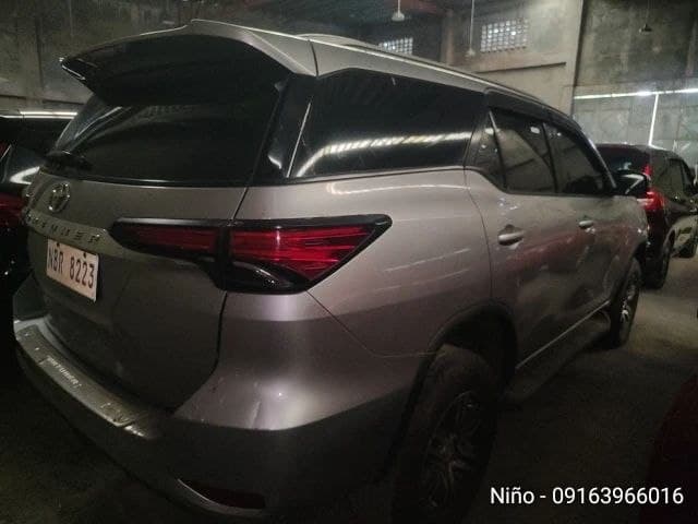 Car gallery image
