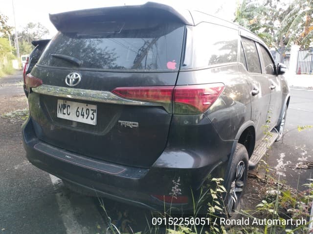 Car gallery image