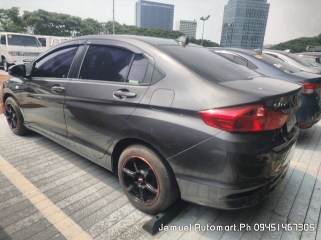 Car gallery image