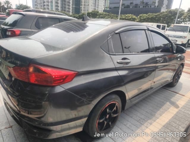 Car gallery image
