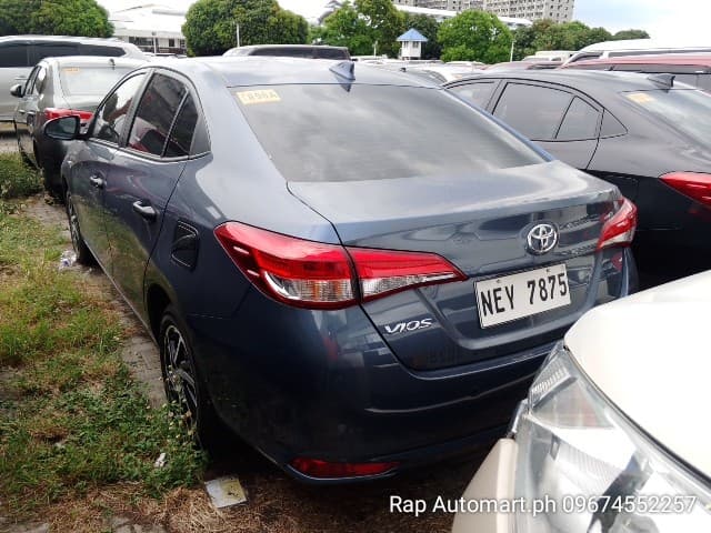 Car gallery image
