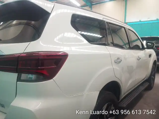 Car gallery image