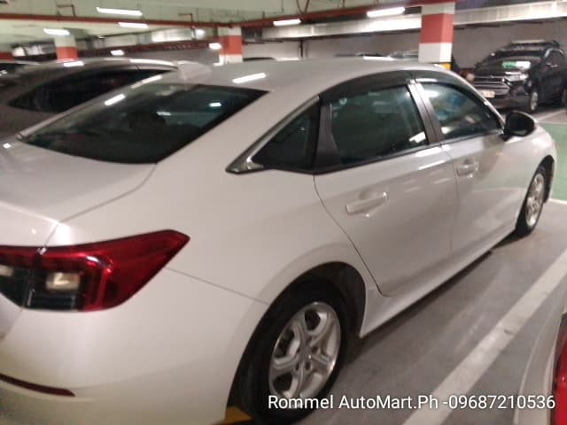 Car gallery image