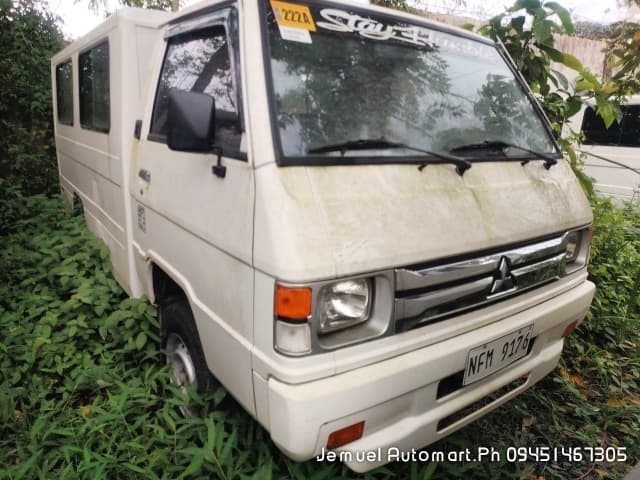 Car gallery image