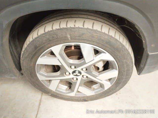 Car gallery image