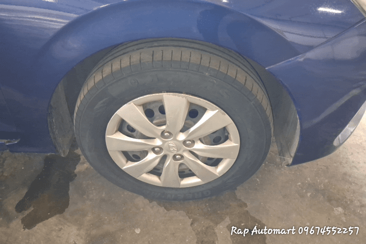 Car gallery image
