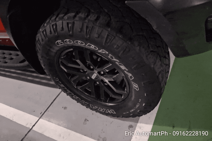 Car gallery image