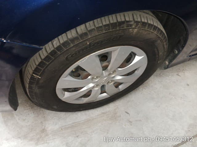 Car gallery image