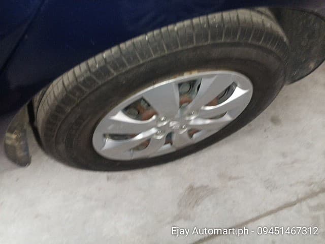 Car gallery image