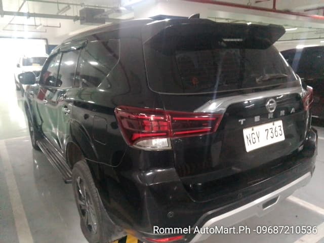 Car gallery image
