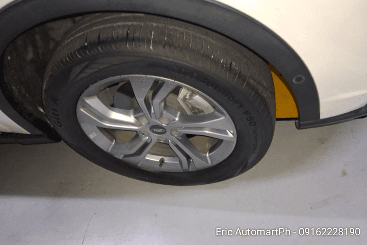 Car gallery image
