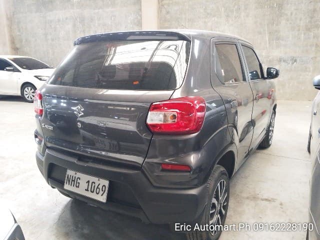 Car gallery image