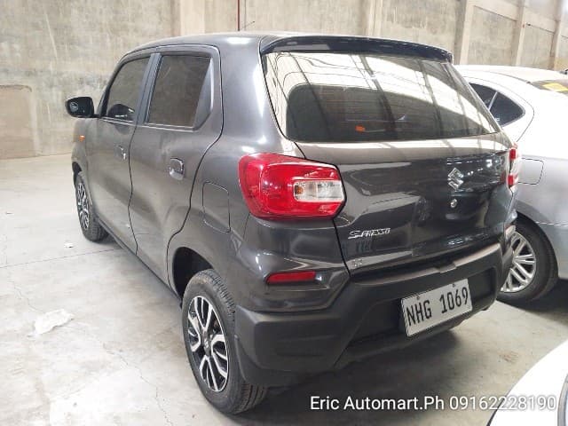 Car gallery image