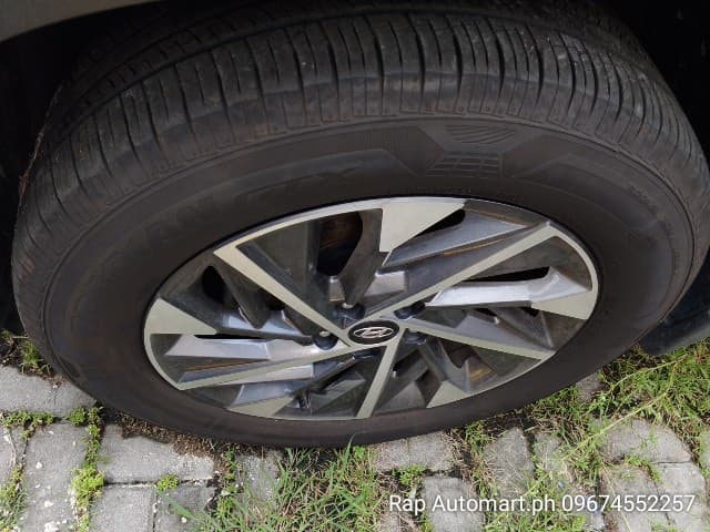 Car gallery image