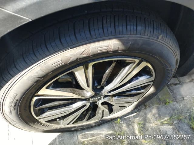 Car gallery image