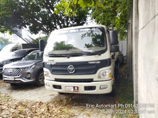 Car gallery image