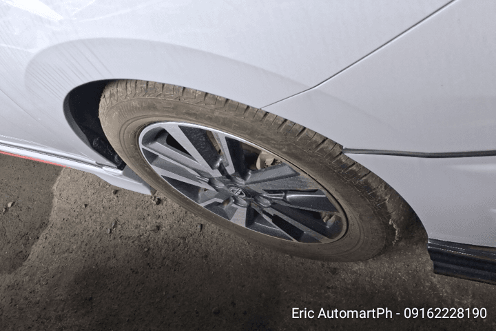 Car gallery image