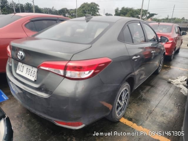 Car gallery image
