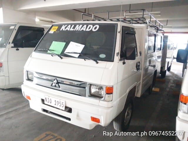 Car gallery image