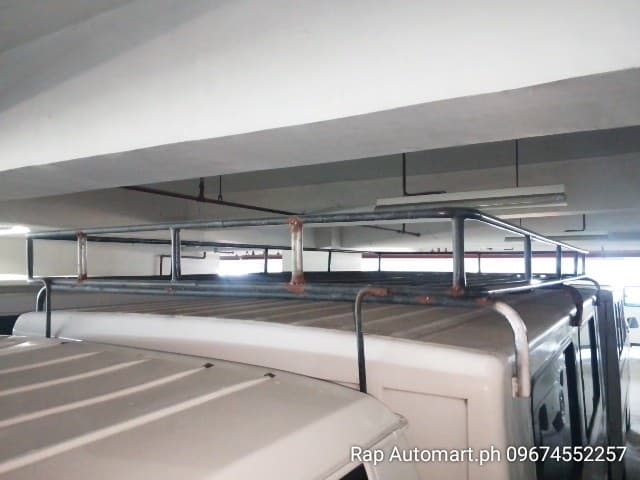 Car gallery image