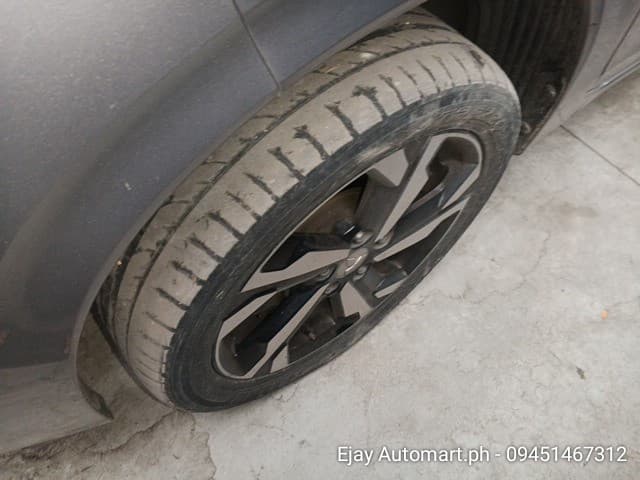 Car gallery image