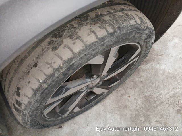 Car gallery image