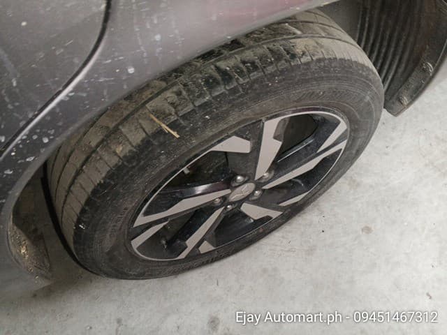 Car gallery image