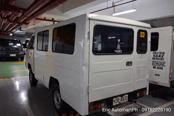 Car gallery image