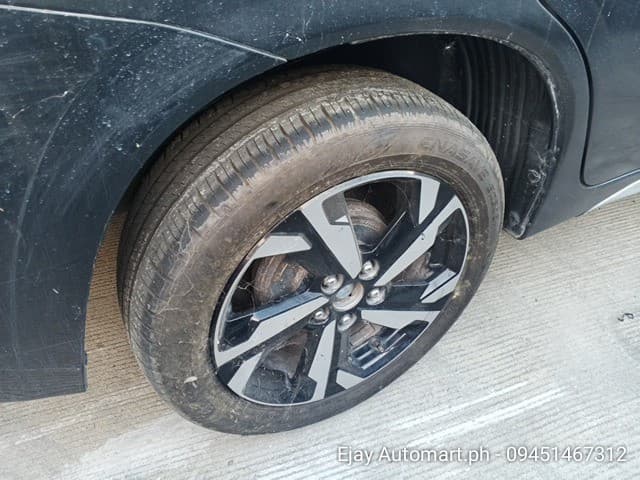 Car gallery image