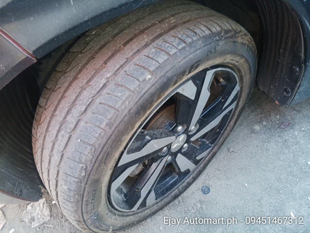 Car gallery image
