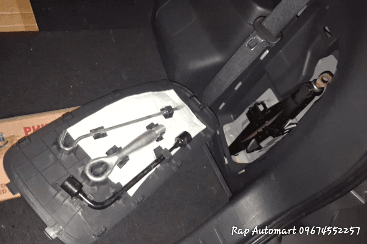 Car gallery image
