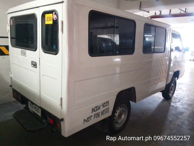 Car gallery image