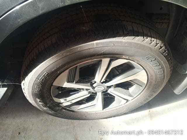 Car gallery image