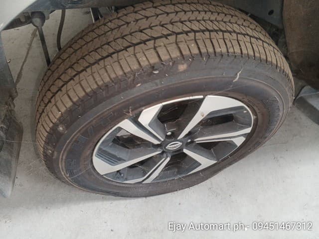 Car gallery image