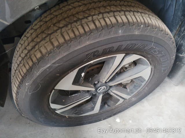 Car gallery image