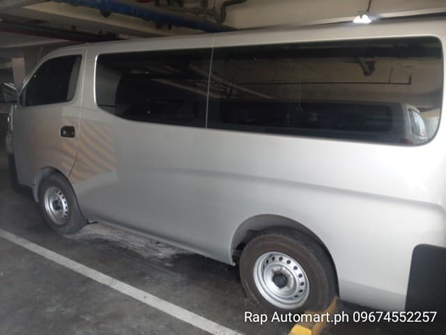 Car gallery image