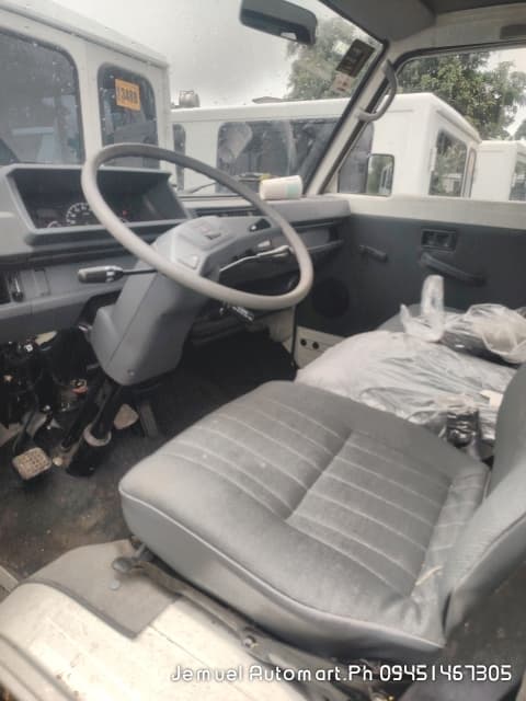 Car gallery image