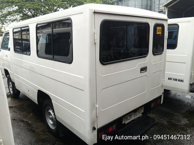 Car gallery image
