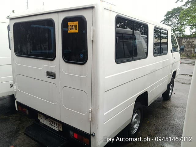 Car gallery image