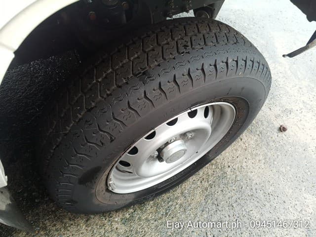 Car gallery image