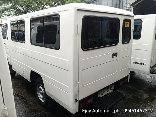 Car gallery image