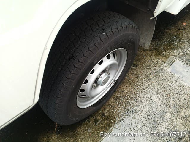 Car gallery image