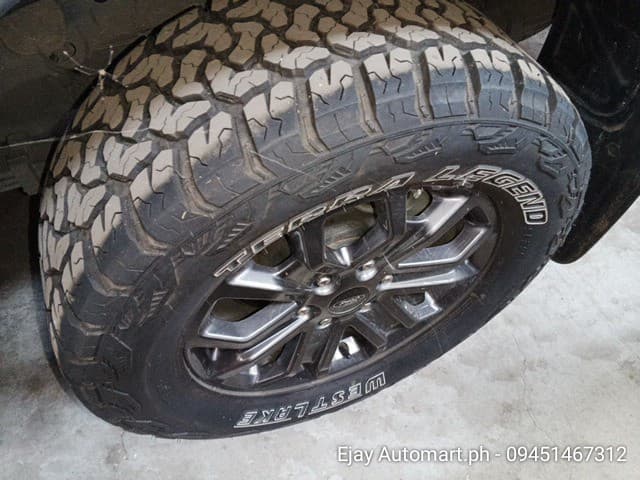 Car gallery image